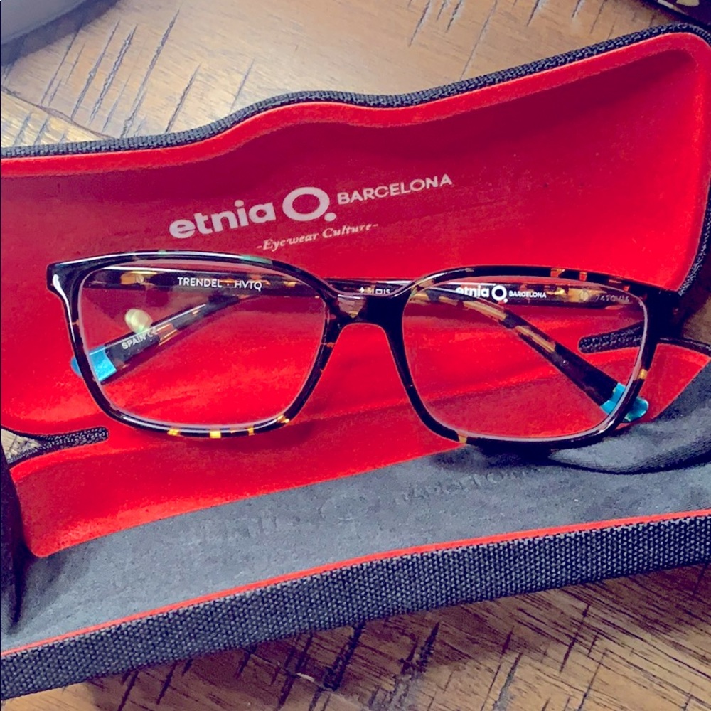 ETNIA BARCELONA • Trendel Frames